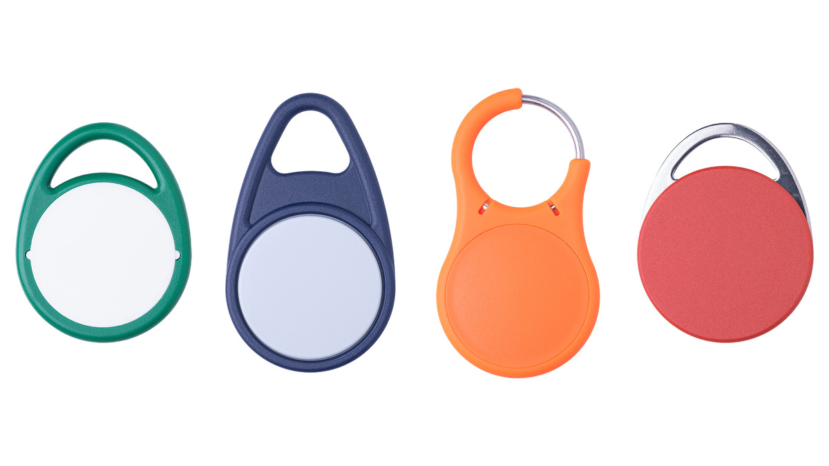 RFID kľúčenky Smart, Teardrop, Beetle a Locket: štyri modely kľúčeniek s čipom v zelenej, modrej, oranžovej a červenej farbe
